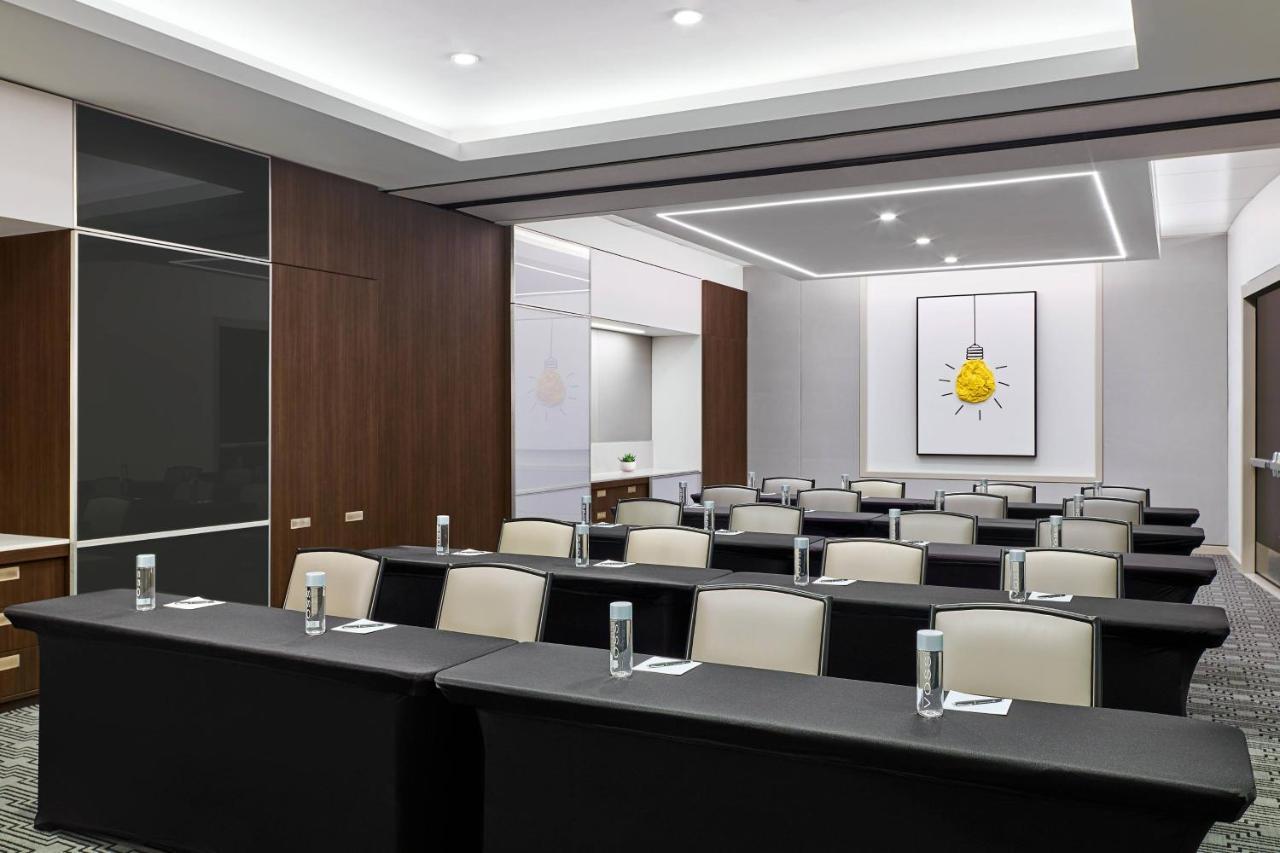 Downtown, Autograph Collection Hotel 4*